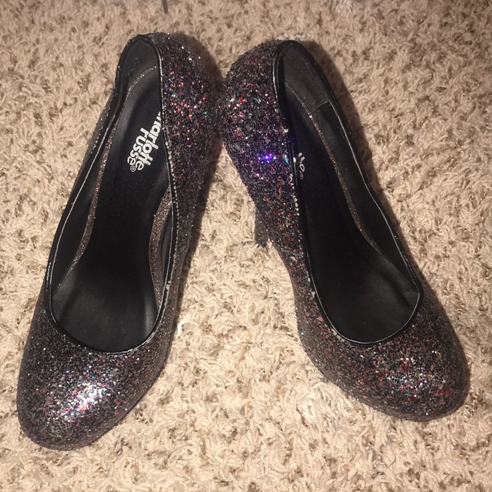 Glittery high heels:)